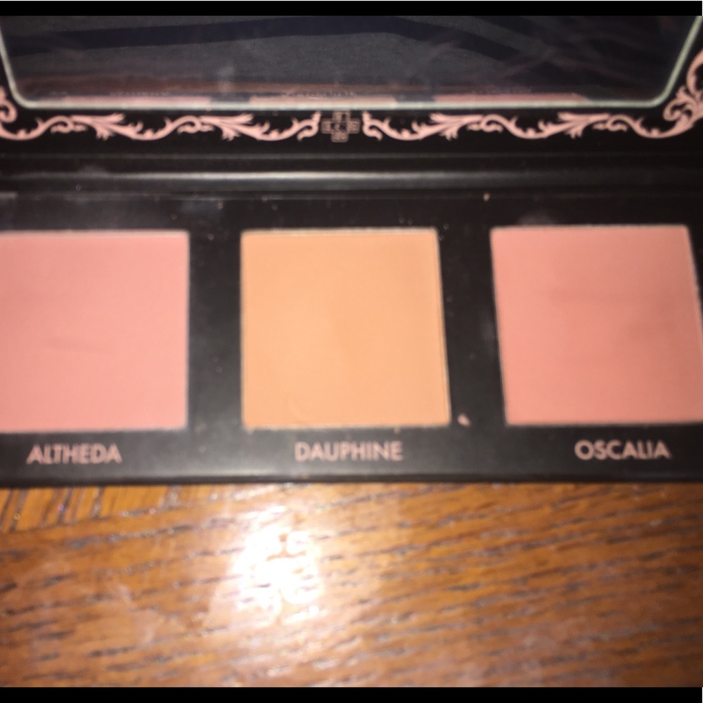 Makeup Bundle - Picture 2 of 8